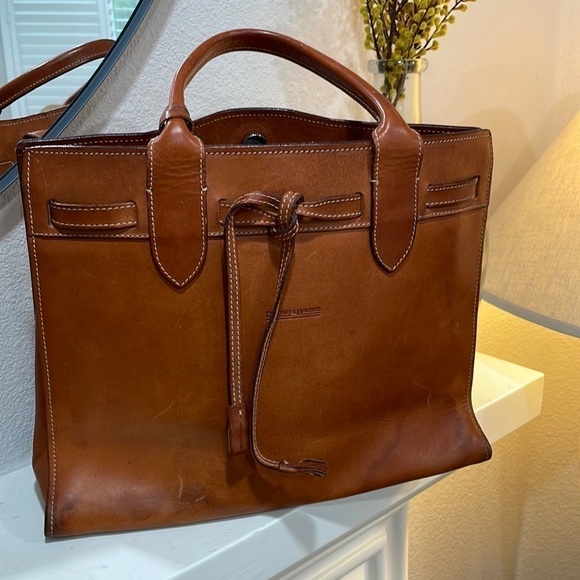 Dooney & Bourke Handbags - DOONEY‎ & Bourke Genuine leather bag